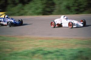 Formula Vees: Mike Beaumia's Lazer Mk. 2B holds off Jay Dekko's Tig-ger Type 80/91F Formula Vee