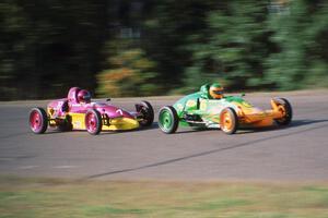 Formula Vees: Jeff Otto's Citation 90V leads Mike Kochanski's Lazer Mk. II through turn one