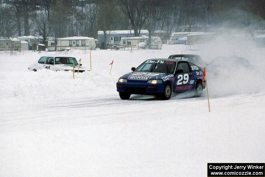 Peter Cunningham / Scott Kronn Honda CRX Si leads on lap one