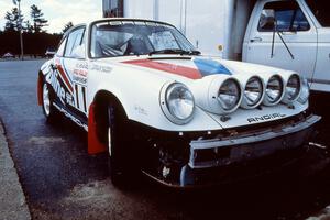 Jeff Zwart / Tony Sircombe Porsche Carrera 4 minus the front bumper.