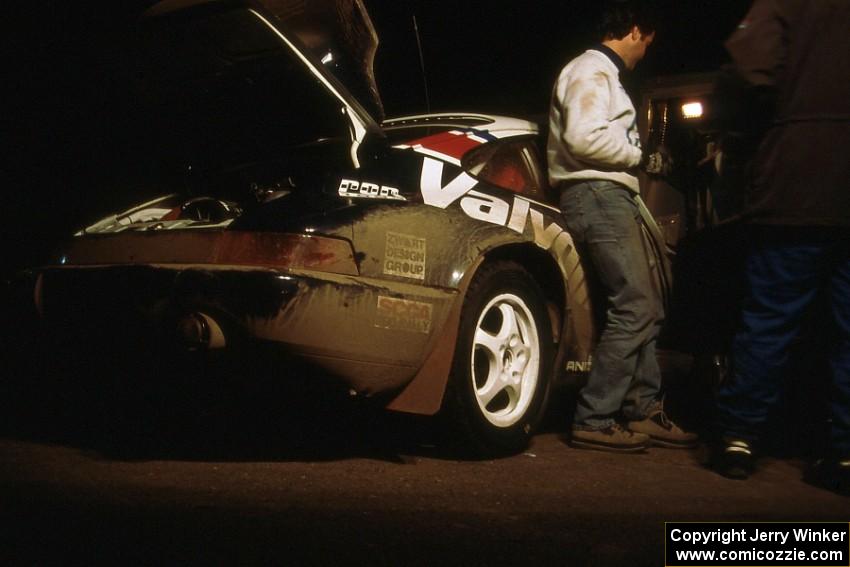 Jeff Zwart / David Stone Porsche Carrera 4 receives service in L'Anse (3).