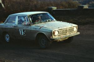 Jan Jolles / Steve Finney took fifth overall in their classic Volvo 140.