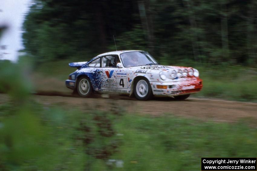 The Jeff Zwart / Martin Headland Porsche Carrera 4 at speed.