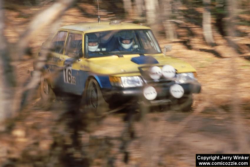 Sam Bryan / Rob Walden SAAB 900 comes into the finish of SS1.