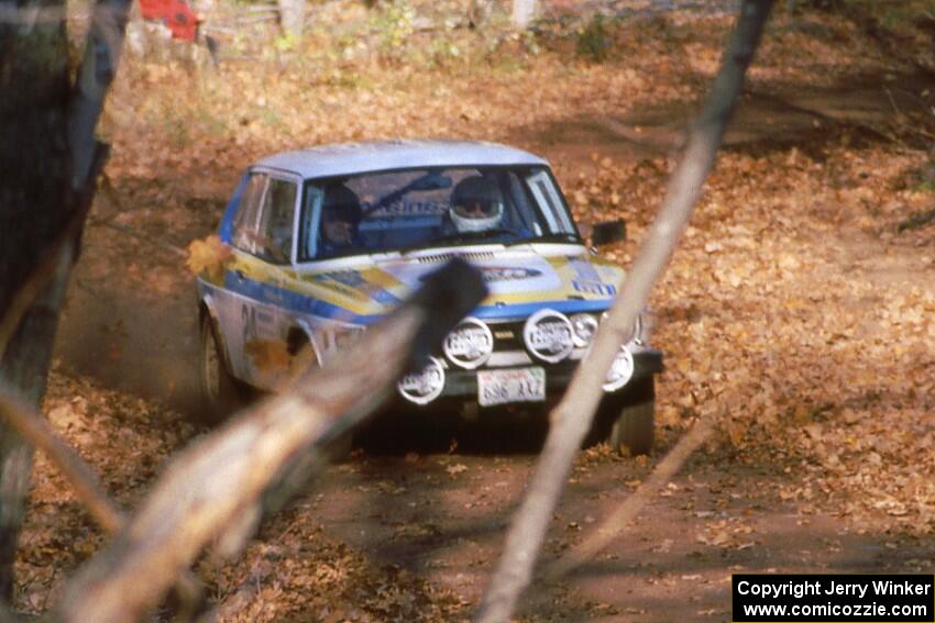 Goran Ostlund / Steve Baker SAAB 99 come into the finish of SS1, Beacon Hill