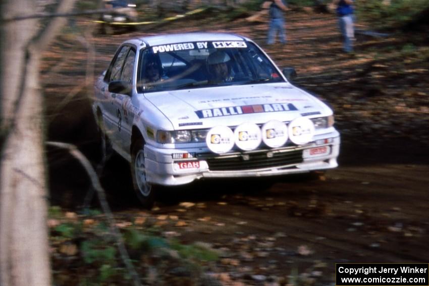 Bruce Newey / Ken Cassidy in their Misubishi Galant finish SS1.