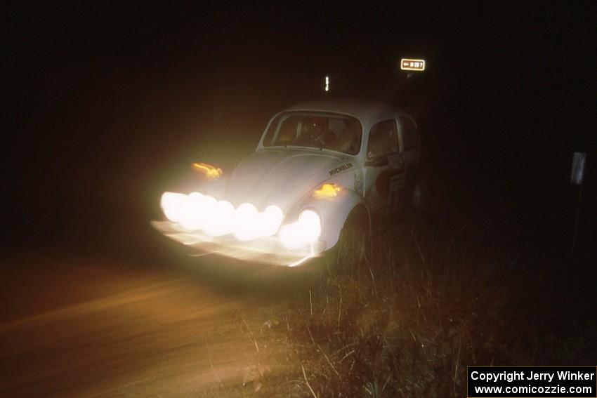 Rene Villemure / Mike Villemure on Passmore in their VW Beetle.