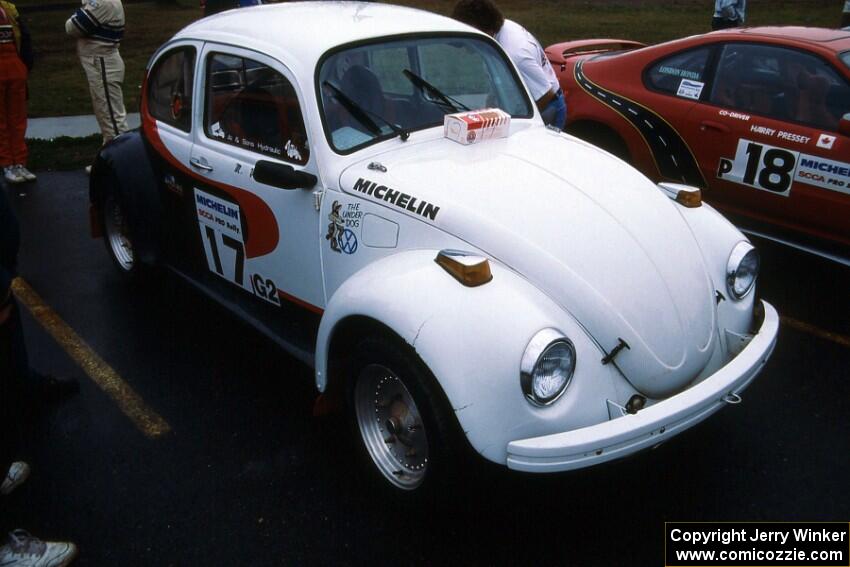 Rene Villemure / Mike Villemure in their VW Beetle at Saturday's parc expose.