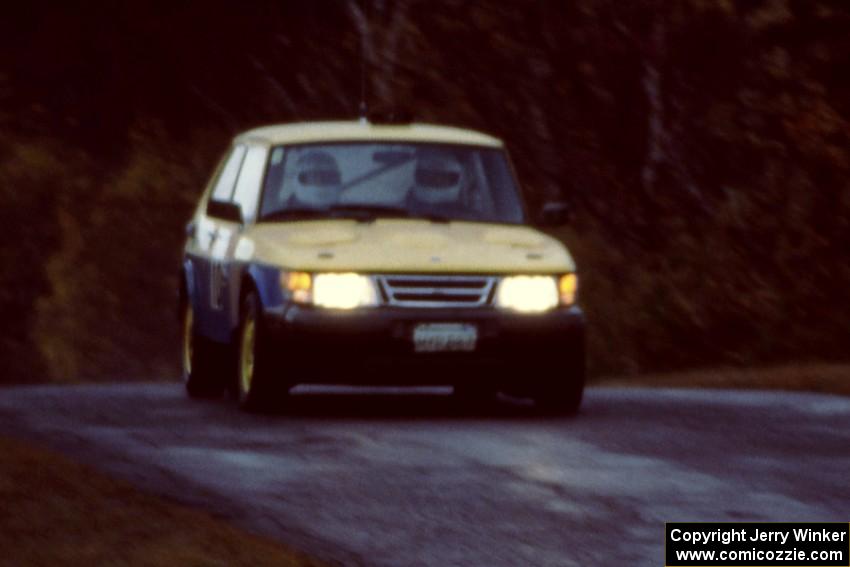 The Sam Bryan / Rob Walden SAAB 900 was fast all weekend and progressed up the leader board at a steady pace.