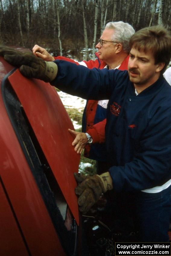 Roadside work being done to the "blown out" rear window on the Larry Warrington / Damien Crane rig (2).