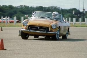 Bill Lattimer's DSP MGB drags a cone