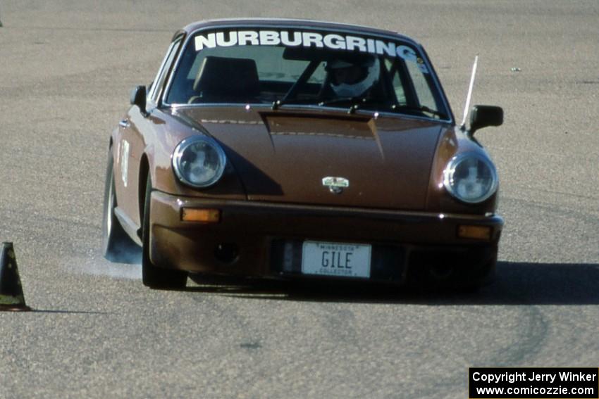 Mark Utecht gives Jay Luehmann's F Production Porsche 911 all it's got