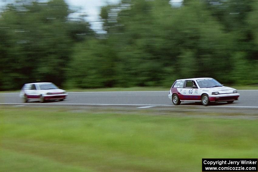 Bruce Parsons (65) and Jeff Lund (66) in their ITC Honda Civics