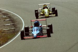 Formula Continental battle out of turn nine: Bill Wiedner's Swift DB-3 leads Steve Thomson's ???