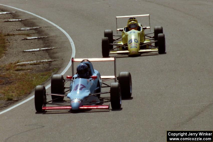 Formula Continental battle out of turn nine: Bill Wiedner's Swift DB-3 leads Steve Thomson's ???