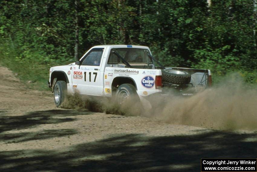 Ken Stewart / Doc Shrader go through the crossroads at speed in their Chevy S-10.