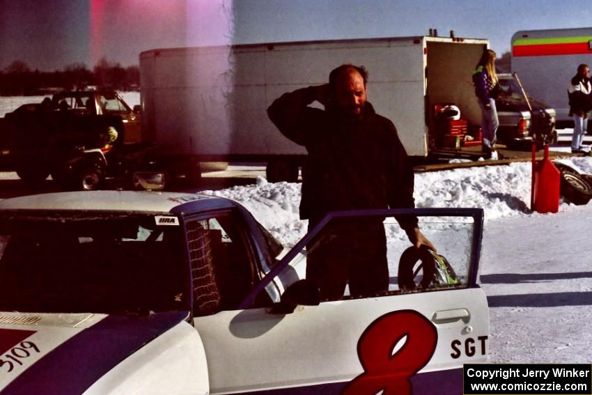 ??? ran the Steve Kuehl / Brian Hennen Mazda RX-7 in the Solo Sprint race