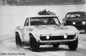 1973 IIRA season : John Biza's Corvette is chased by Ed House's Volvo 122.