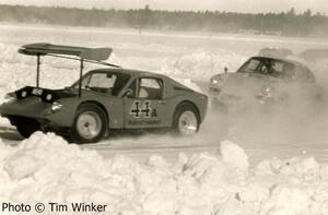 Jerry Hansen's SAAB Sonnet leads Doug Christenson's Porsche 911.