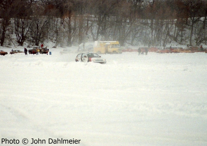 Michael Sturm / John Dozier Honda Civic thru turn one