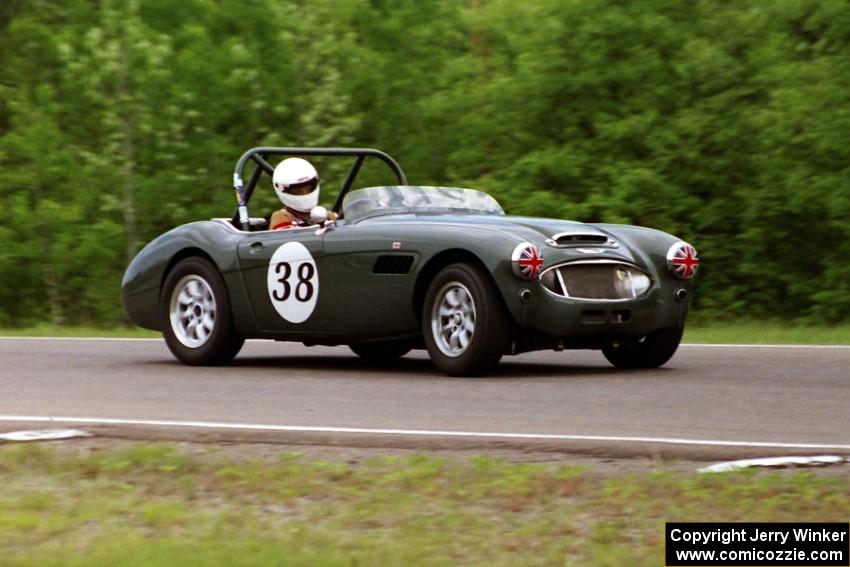 Dan Powell's Austin-Healey 3000 ran in the Vintage Race