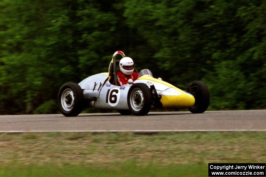 Mike Speidel's Formcar Formula Vee ran in the Vintage Race