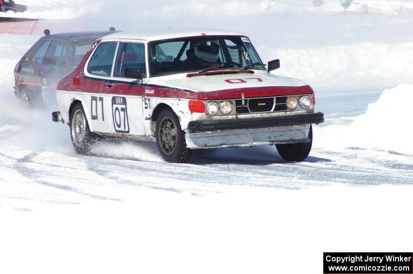 Chuck Peterson / Bob Roth SAAB 99 and Randy Christman / Tom Tuohy VW Scirocco