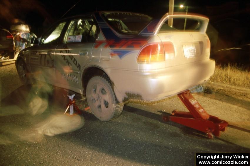 The Jay Kowalik / Jeff Wheeler Honda Civic gets serviced in Kenton(2).