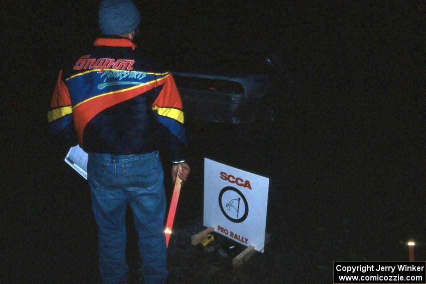 Doug Shepherd / Pete Gladysz leave the start of a night stage in their Eagle Talon.