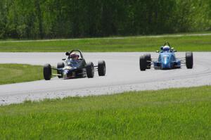 Jeff Bartz's Reynard 88F and Dan Murphy's Van Diemen RF00K Formula Fords