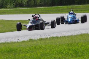 Jeff Bartz's Reynard 88F and Dan Murphy's Van Diemen RF00K Formula Fords