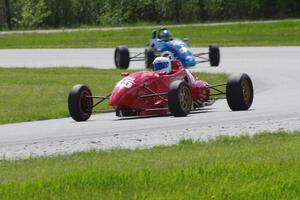Ethan Mackey's EuroSwift SC94T Formula Ford and Bill Bergeron's Van Diemen RF90 Formula Ford