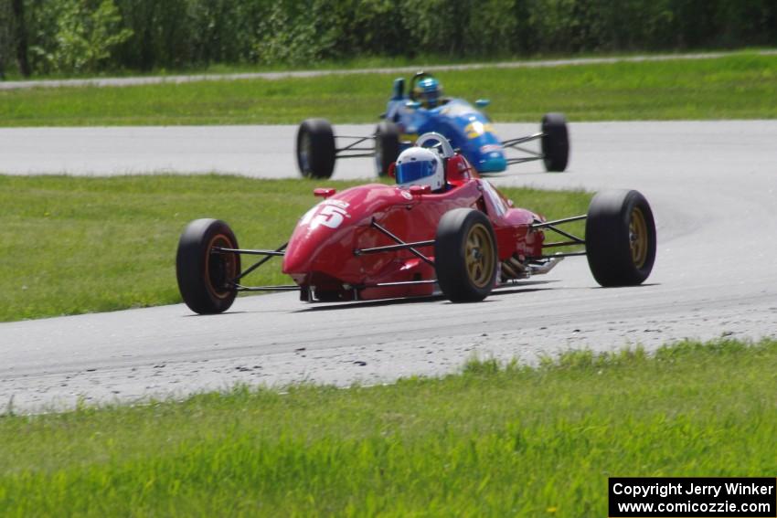 Ethan Mackey's EuroSwift SC94T Formula Ford and Bill Bergeron's Van Diemen RF90 Formula Ford