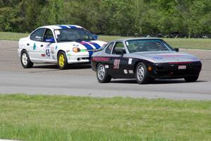 Randy Van de Loo's Spec 944 Porsche 944 and John Glowaski's ITA Dodge Neon ACR