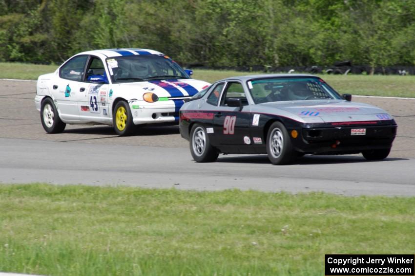 Randy Van de Loo's Spec 944 Porsche 944 and John Glowaski's ITA Dodge Neon ACR