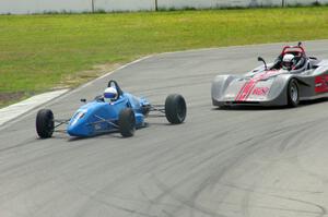 Dan Murphy's Van Diemen RF00K Formula Ford and Robyn Goolsbey's Spec Racer Ford