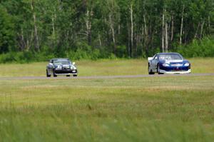 Stan Bartol's SPO Ford Taurus and Denis Budniewski's ITE BMW M3