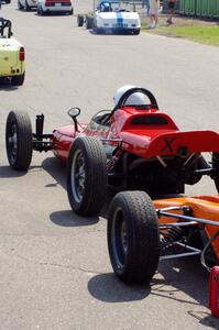 Jim Gaffney's RCA Formula Vee and Rich Stadther's Dulon LD9 Formula Ford