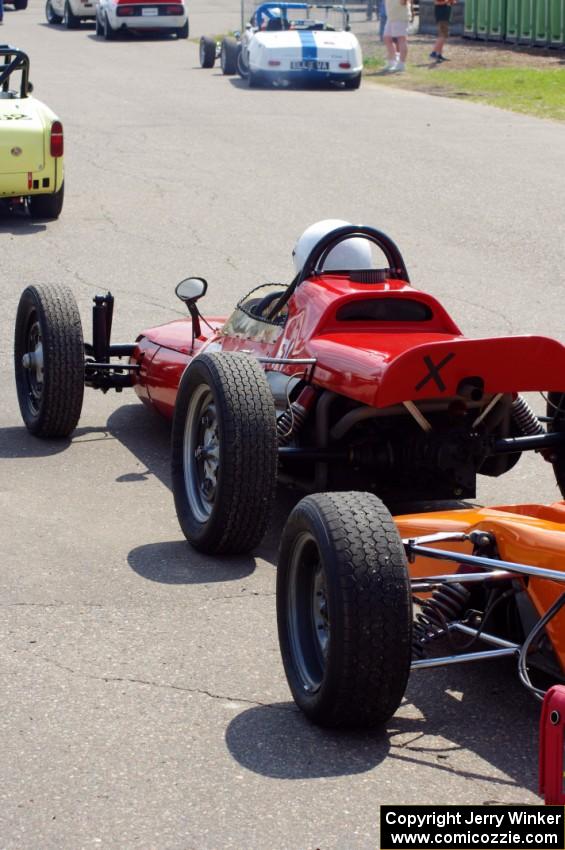 Jim Gaffney's RCA Formula Vee and Rich Stadther's Dulon LD9 Formula Ford