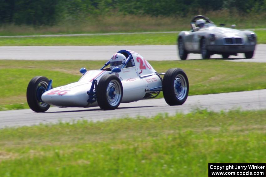 Bob Hanneman's Zink C4 Formula Vee and Mark Brandow's MGA