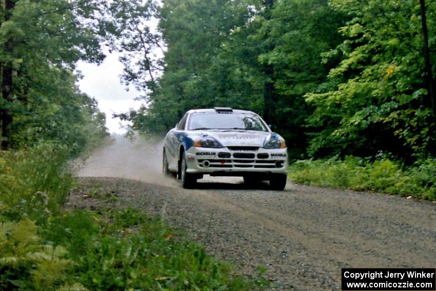 John Lloyd / Pauline Gullick Hyundai Tiburon on Halverson Lake, SS1.