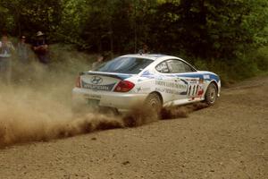 John Lloyd / Pauline Gullick Hyundai Tiburon at the SS9 (Heart Lake) spectator area.