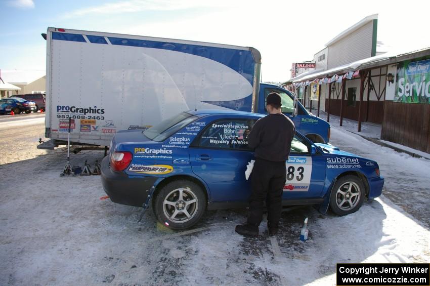 Mark Utecht / Rob Bohn	Subaru WRX gets cleaned prior to the start of the rally.