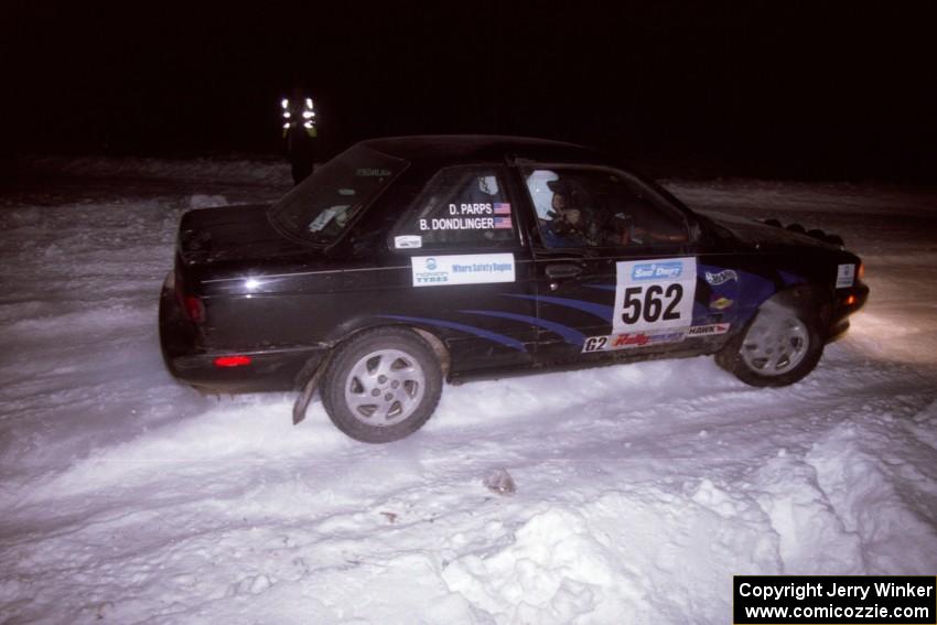 The Brian Dondlinger / Dave Parps Nissan Sentra SE-R drifts through the first corner of the evening running of the ranch stage.