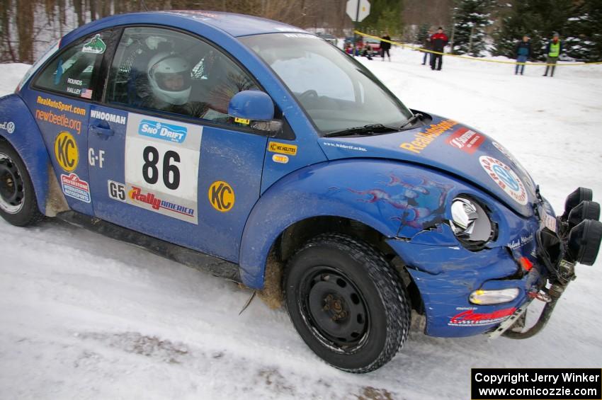Mike Halley / Kala Rounds VW New Beetle sports damage to the right-front fender after a crash on the first night.
