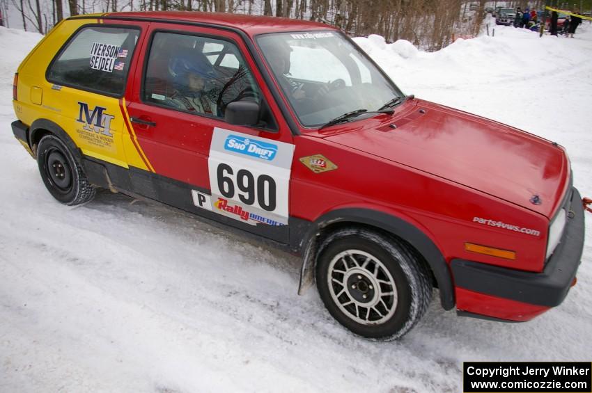 Carl Seidel / Ryan Johnson VW Golf at a right-hander on day two of the rally.