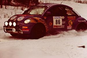 The Mike Halley / Kala Rounds VW New Beetle exit a hard-right near the end of day two of the rally.