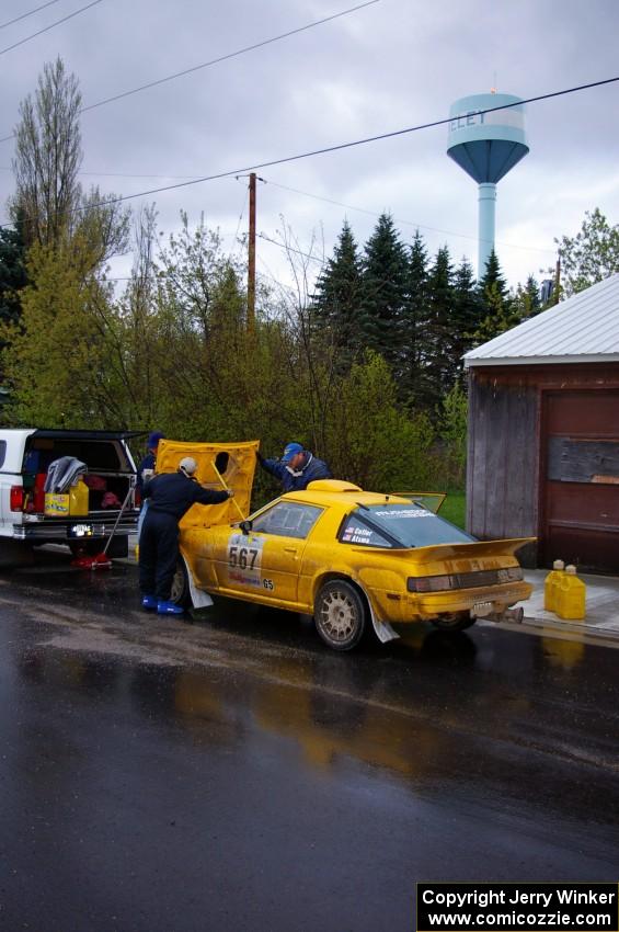 Bob Cutler / John Atsma Mazda RX-7 gets serviced in Akeley (1).