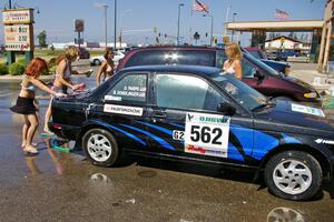 Brian Dondlinger / Dave Parps Nissan Sentra SE-R and high-school tennis car wash girls.