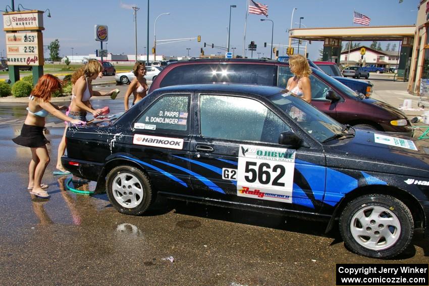 Brian Dondlinger / Dave Parps Nissan Sentra SE-R and high-school tennis car wash girls.